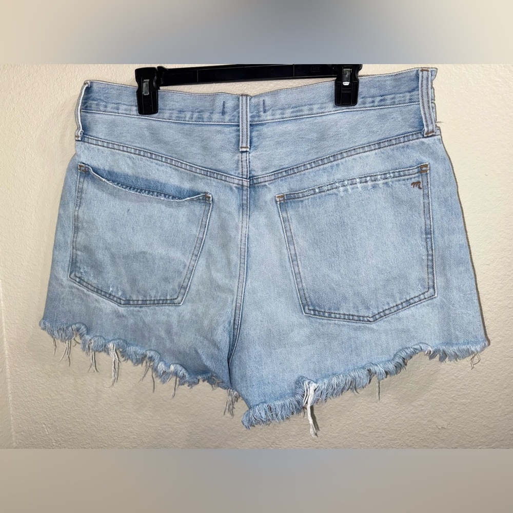 Madewell Curvy Relaxed Denim Light Wash Jean Shorts-‎ Size 30 - Picture 5 of 11